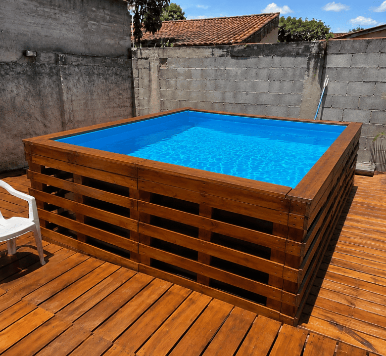 Deck de Pallet pra Beira da Piscina